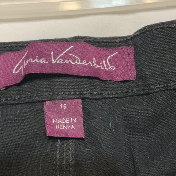 Gloria Vanderbilt Black Capri - Picture 5 of 10